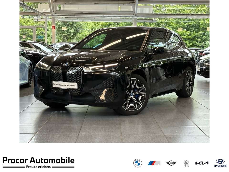 BMW iX - Imagem 1