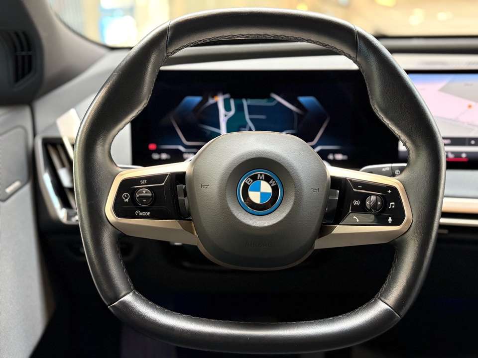 BMW iX - Imagem 14