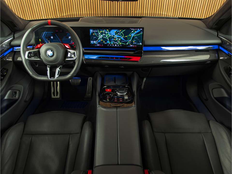 BMW M5 - Imagem 11