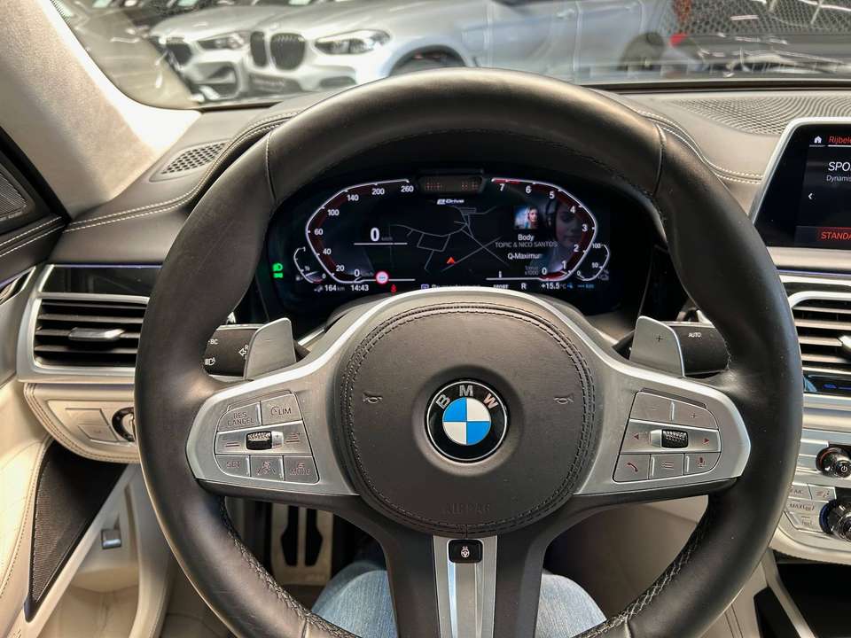 BMW 745 - Imagem 9