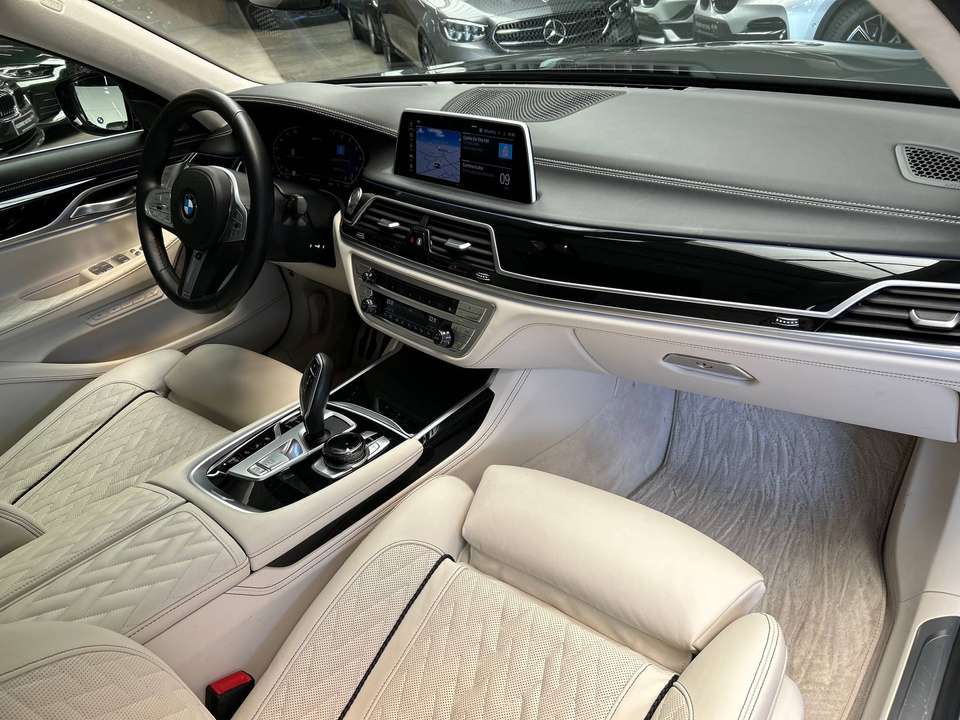 BMW 745 - Imagem 10