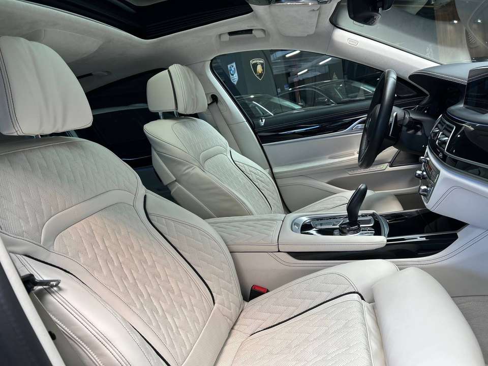 BMW 745 - Imagem 15