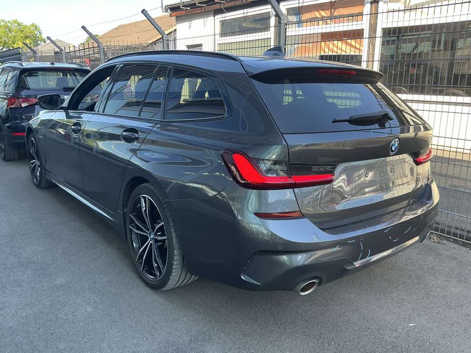BMW 320 - Imagem 2