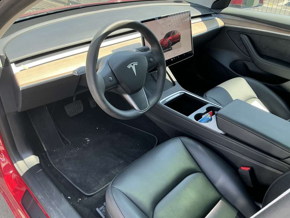 Tesla Model 3 - Imagem 3