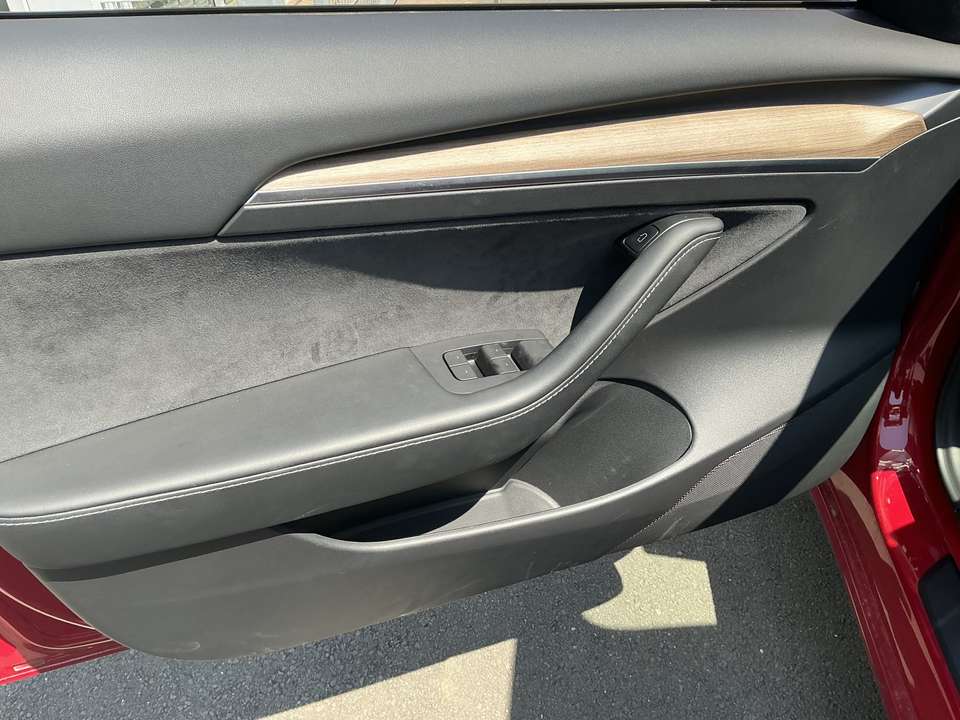 Tesla Model 3 - Imagem 4
