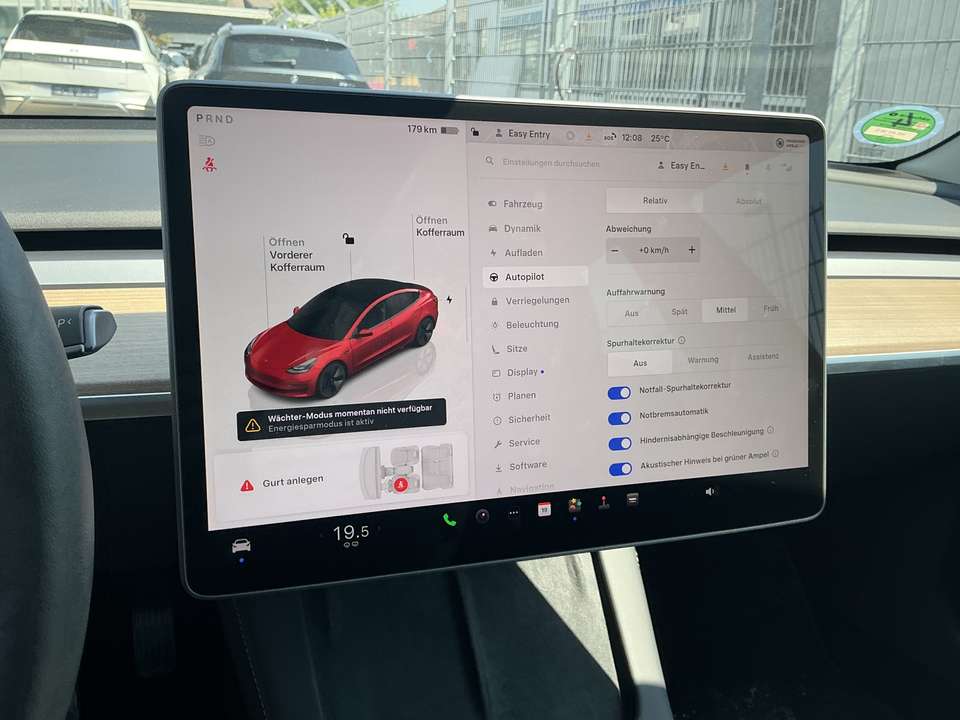 Tesla Model 3 - Imagem 11