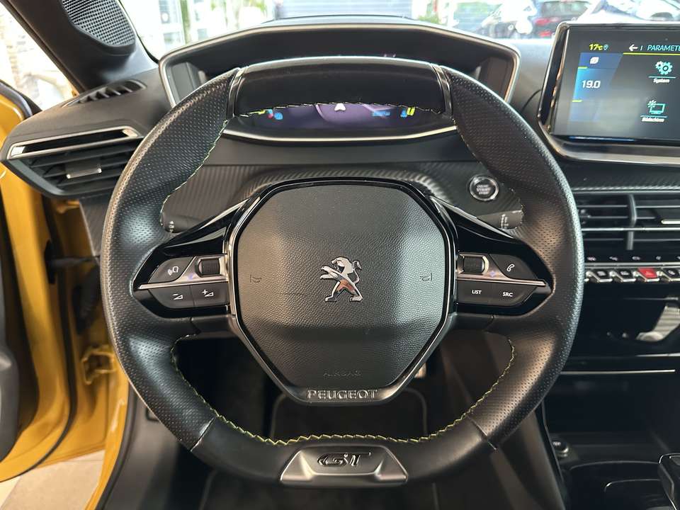 Peugeot e-208 - Imagem 13