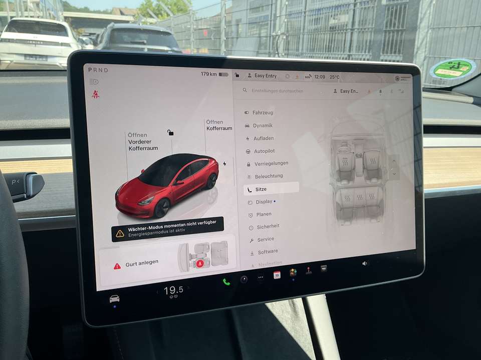 Tesla Model 3 - Imagem 12