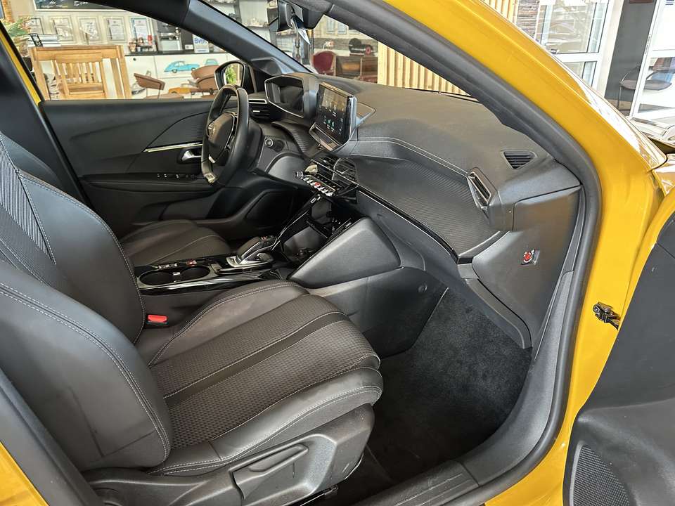 Peugeot e-208 - Imagem 15