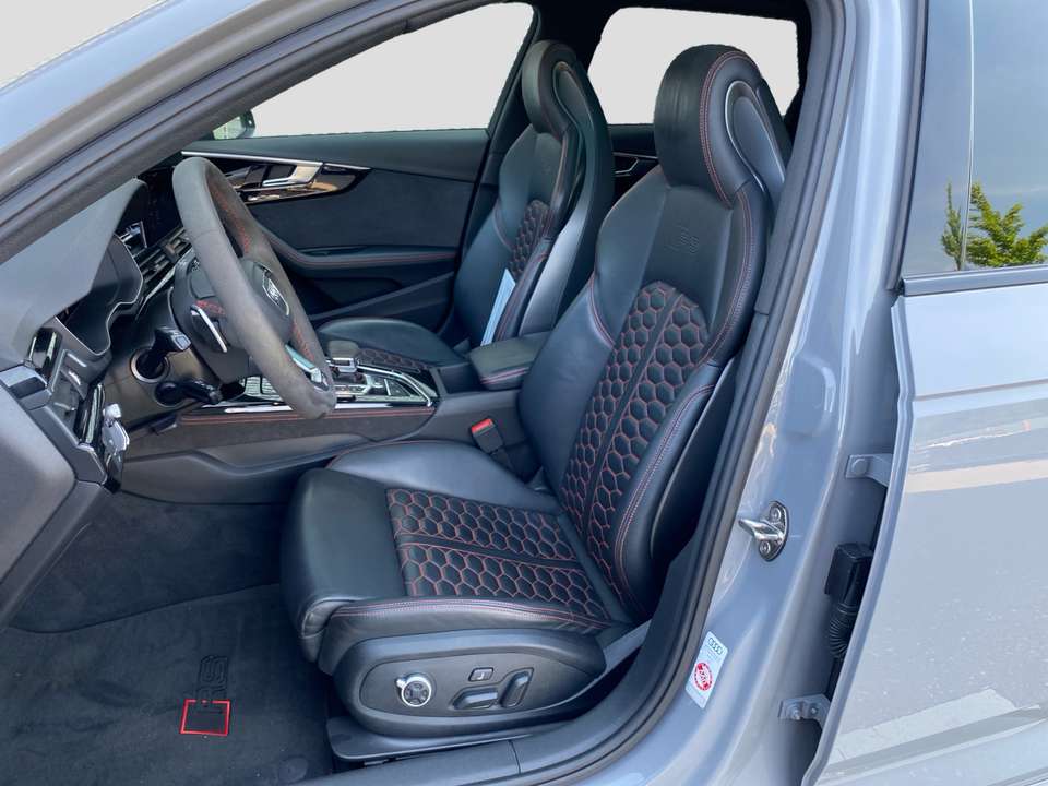Audi RS4 - Imagem 10