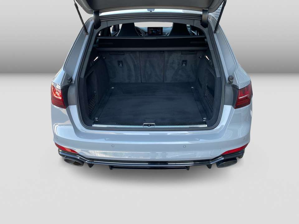 Audi RS4 - Imagem 12