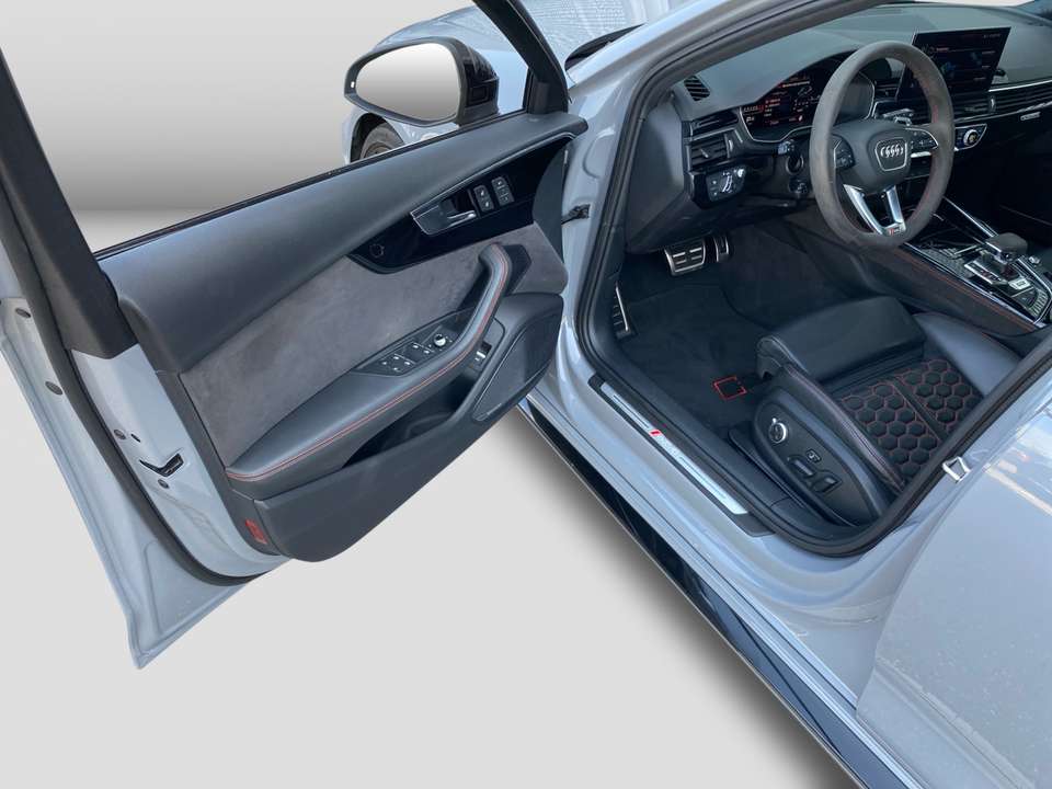 Audi RS4 - Imagem 14