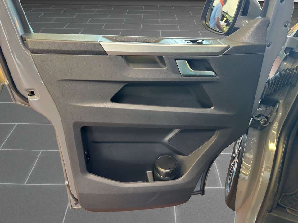 Volkswagen T6.1 Multivan - Imagem 13