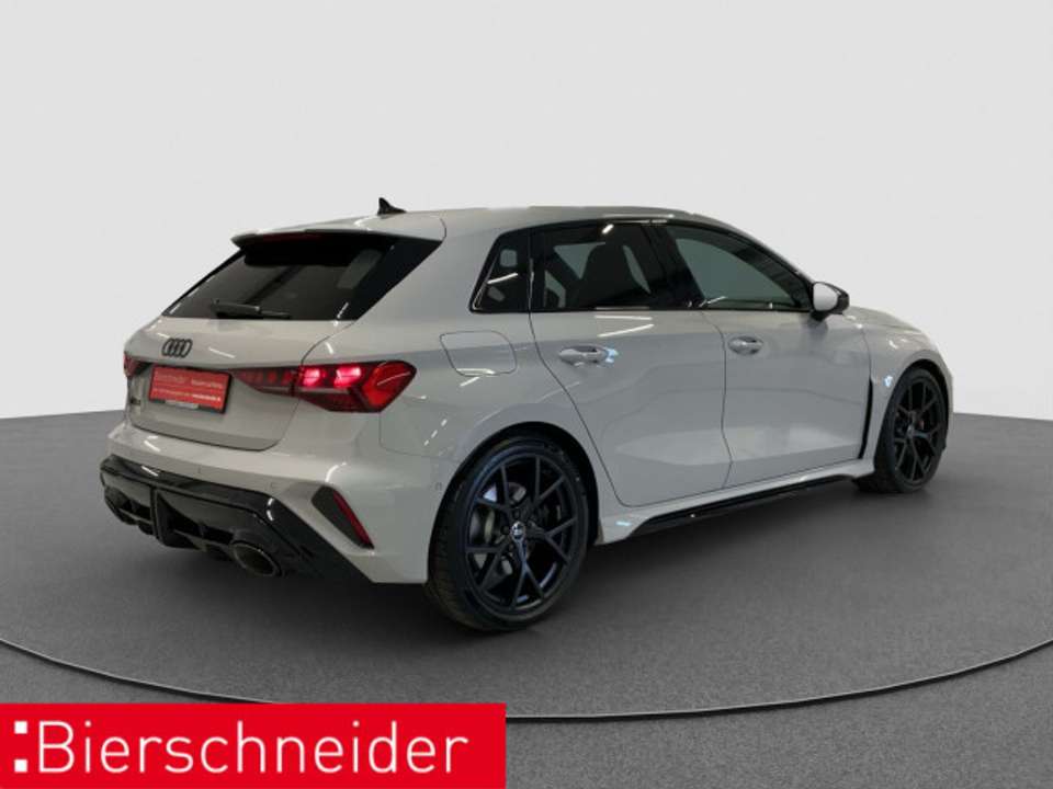 Audi RS3 - Imagem 8