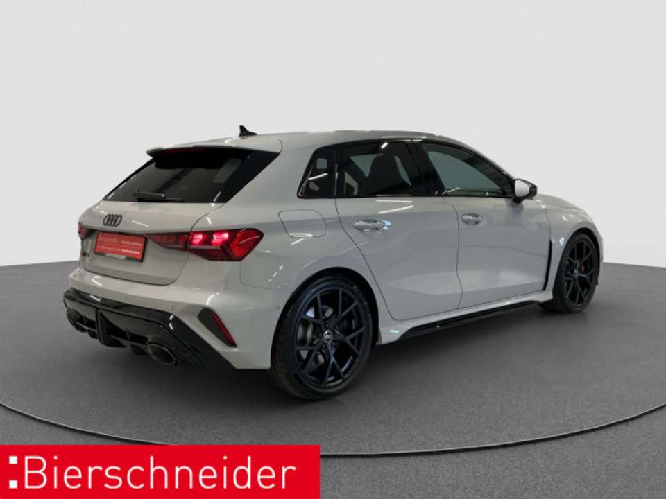 Audi RS3 - Imagem 8
