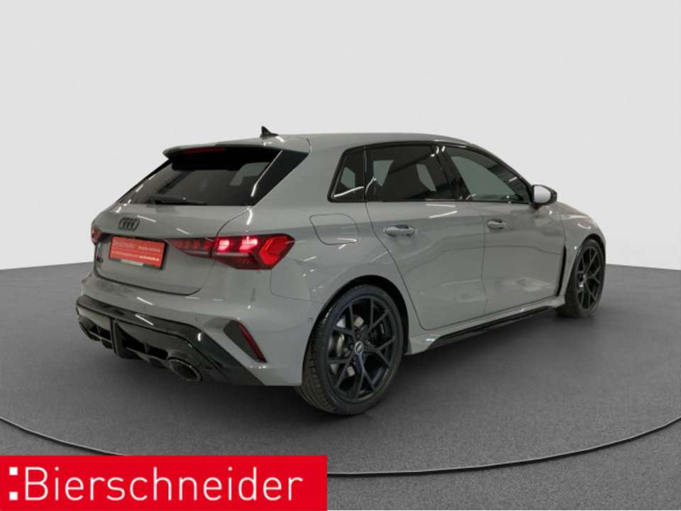 Audi RS3 - Imagem 8