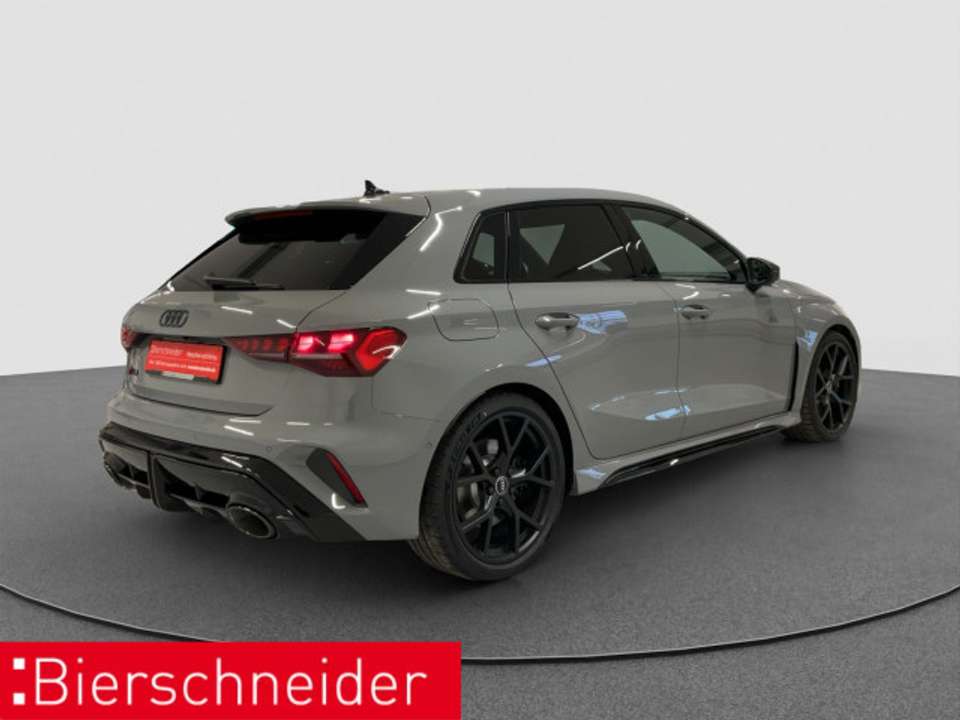 Audi RS3 - Imagem 8
