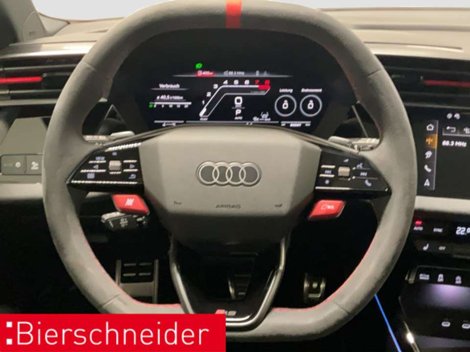 Audi RS3 - Imagem 12