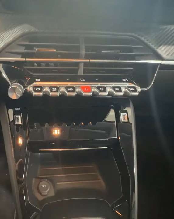 Peugeot 208 - Imagem 9