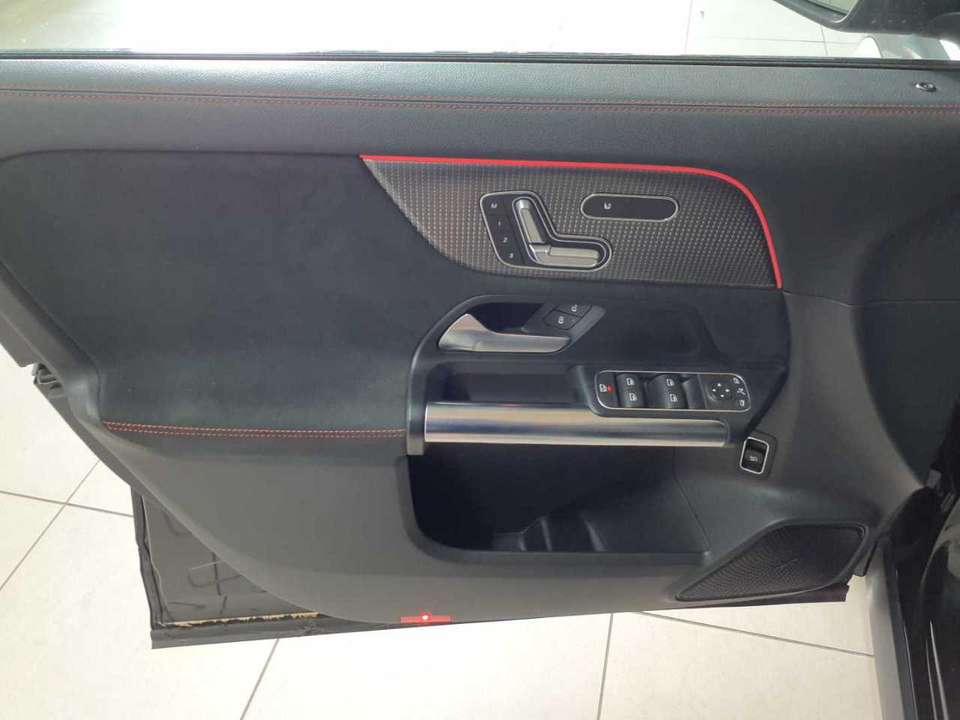 Mercedes-Benz EQA 250 - Imagem 4