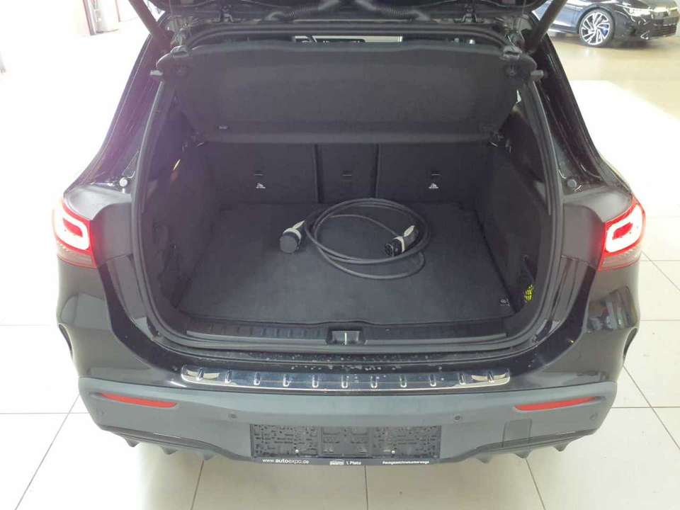 Mercedes-Benz EQA 250 - Imagem 9