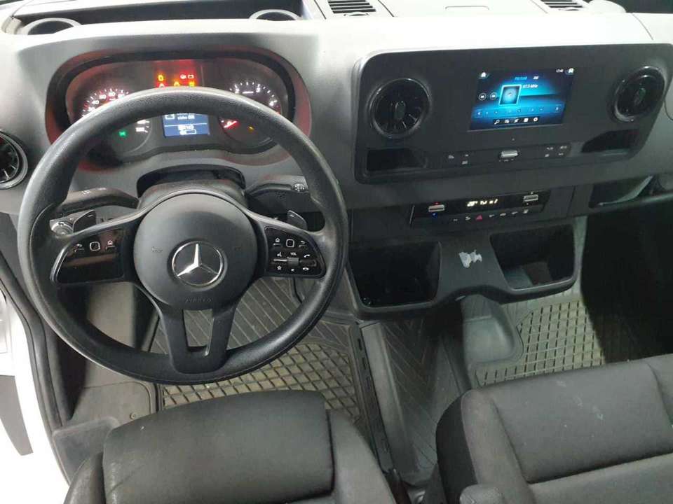 Mercedes-Benz Sprinter - Imagem 13