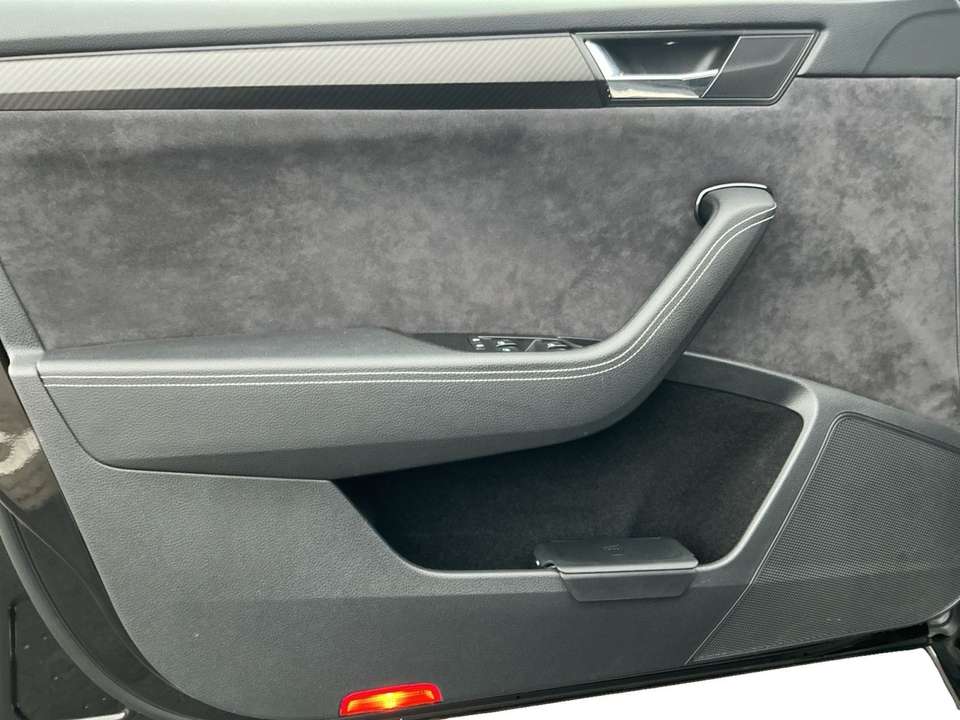 Skoda Superb - Imagem 15
