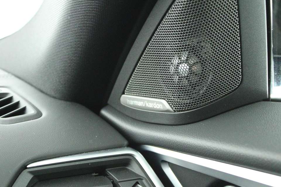 BMW i4 - Imagem 8