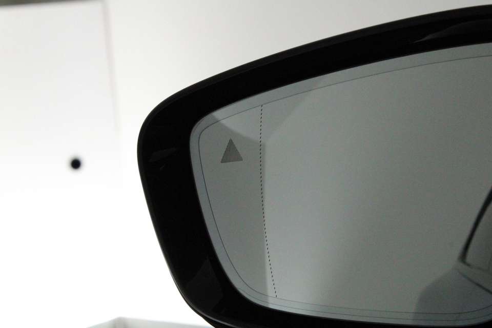 BMW i4 - Imagem 9