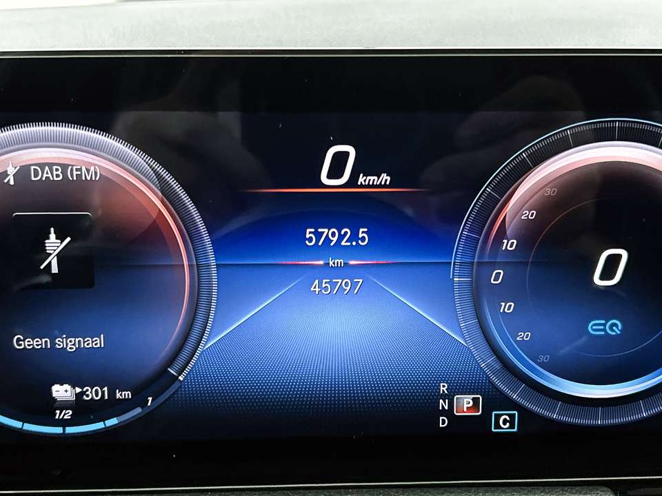 Mercedes-Benz EQA 250 - Imagem 6