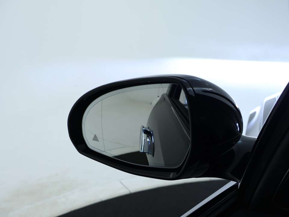 Mercedes-Benz E 300 - Imagem 6