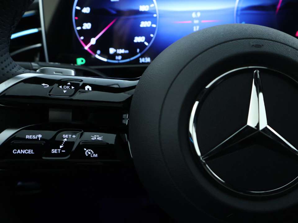 Mercedes-Benz E 300 - Imagem 12