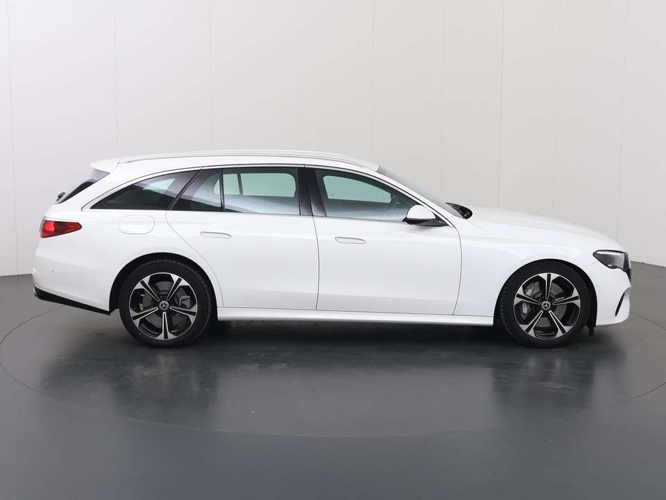 Mercedes-Benz E 300 - Imagem 6