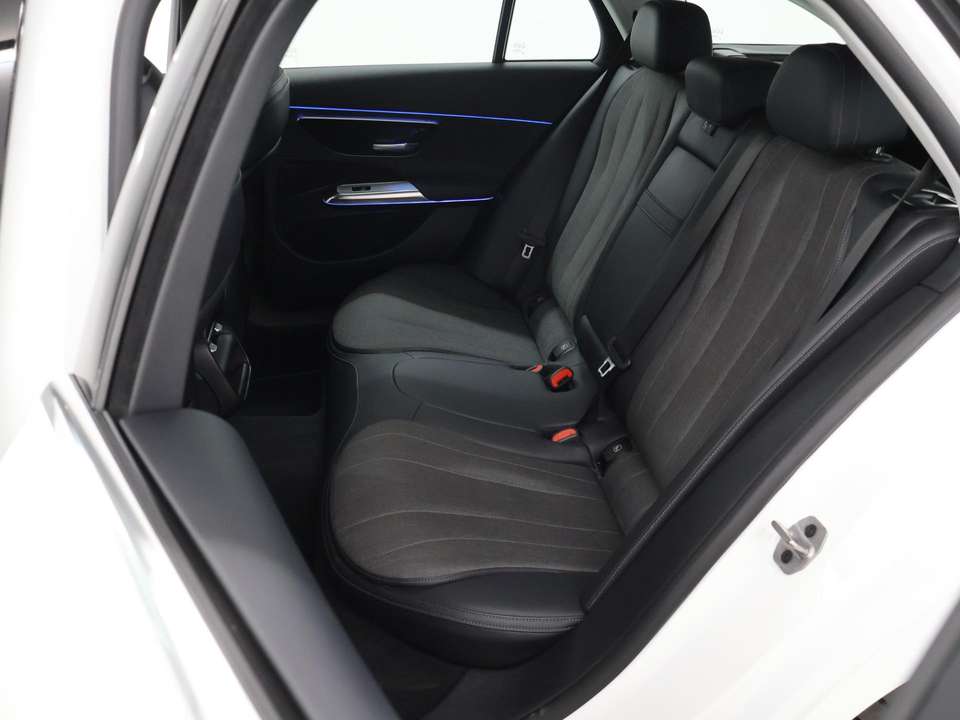 Mercedes-Benz E 300 - Imagem 11