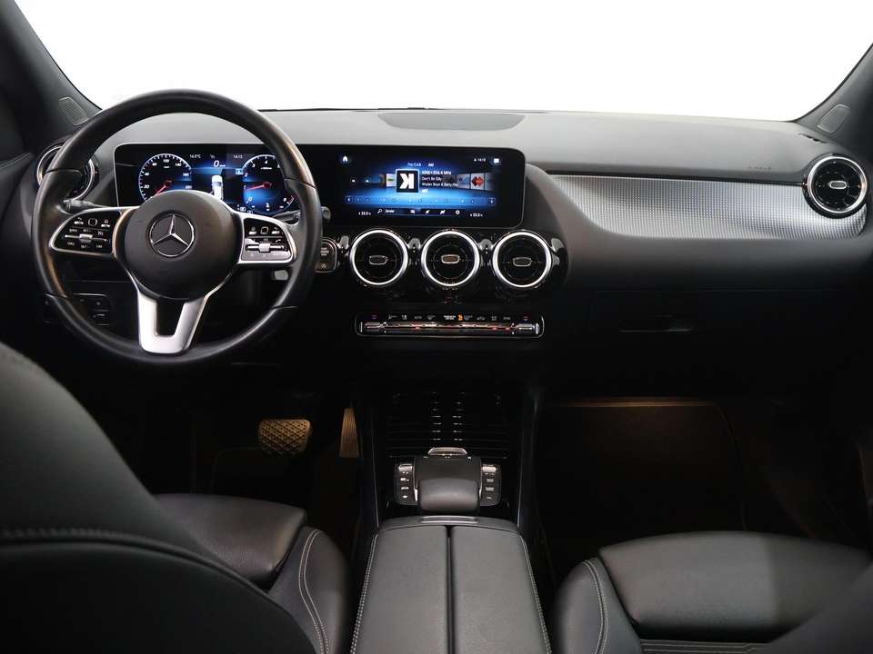 Mercedes-Benz GLA 200 - Imagem 8