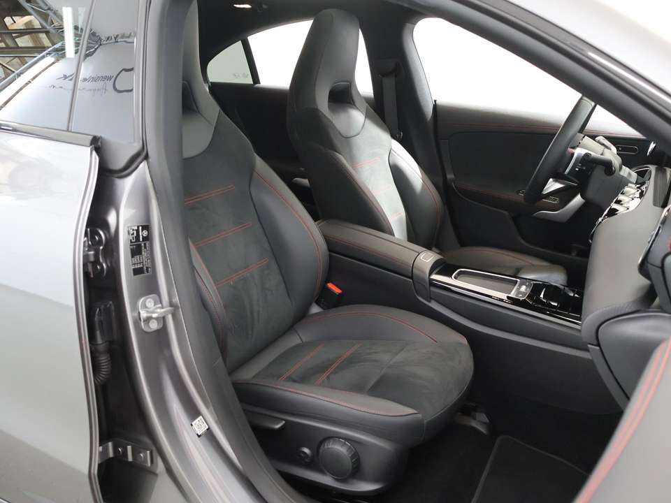 Mercedes-Benz CLA 180 - Imagem 10