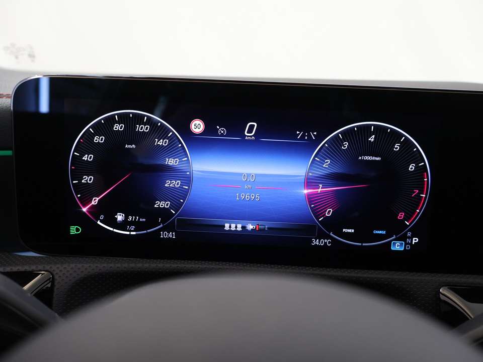 Mercedes-Benz CLA 180 - Imagem 12