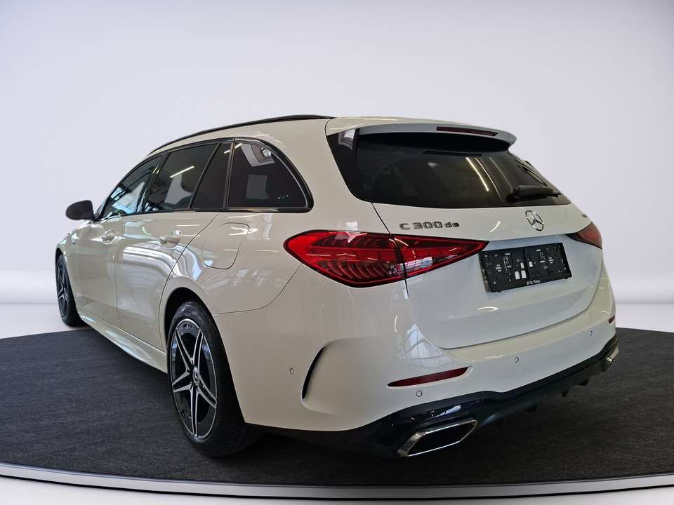 Mercedes-Benz C 300 - Imagem 6