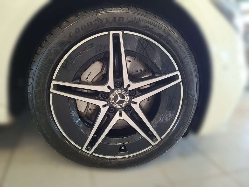 Mercedes-Benz C 300 - Imagem 10