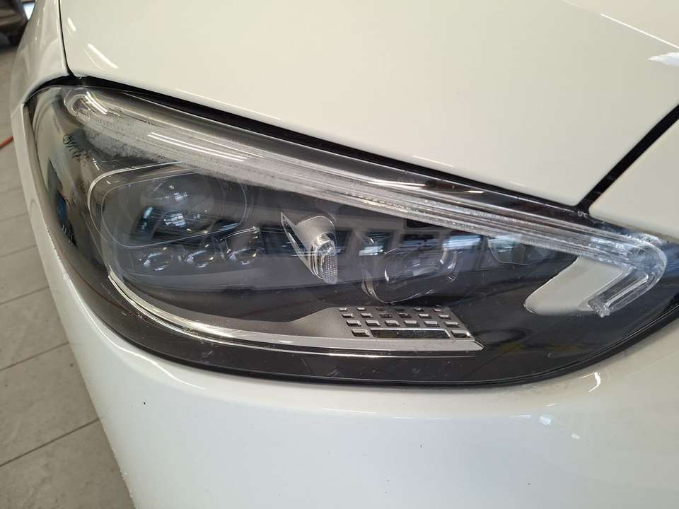 Mercedes-Benz C 300 - Imagem 11