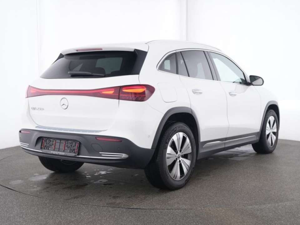 Mercedes-Benz EQA 250 - Imagem 2