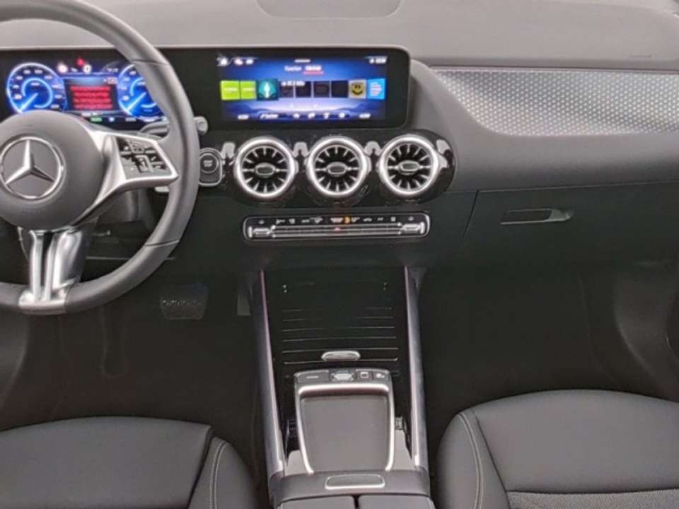 Mercedes-Benz EQA 250 - Imagem 5
