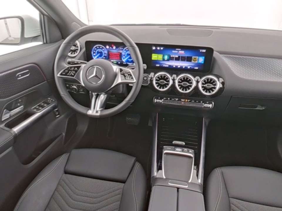 Mercedes-Benz EQA 250 - Imagem 6