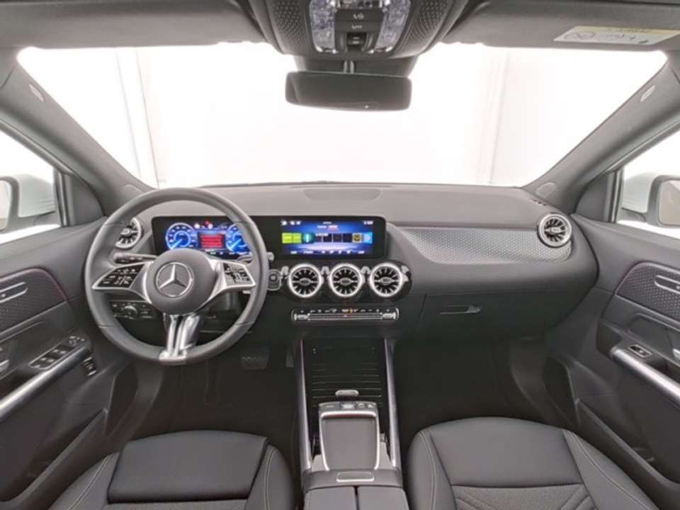 Mercedes-Benz EQA 250 - Imagem 7