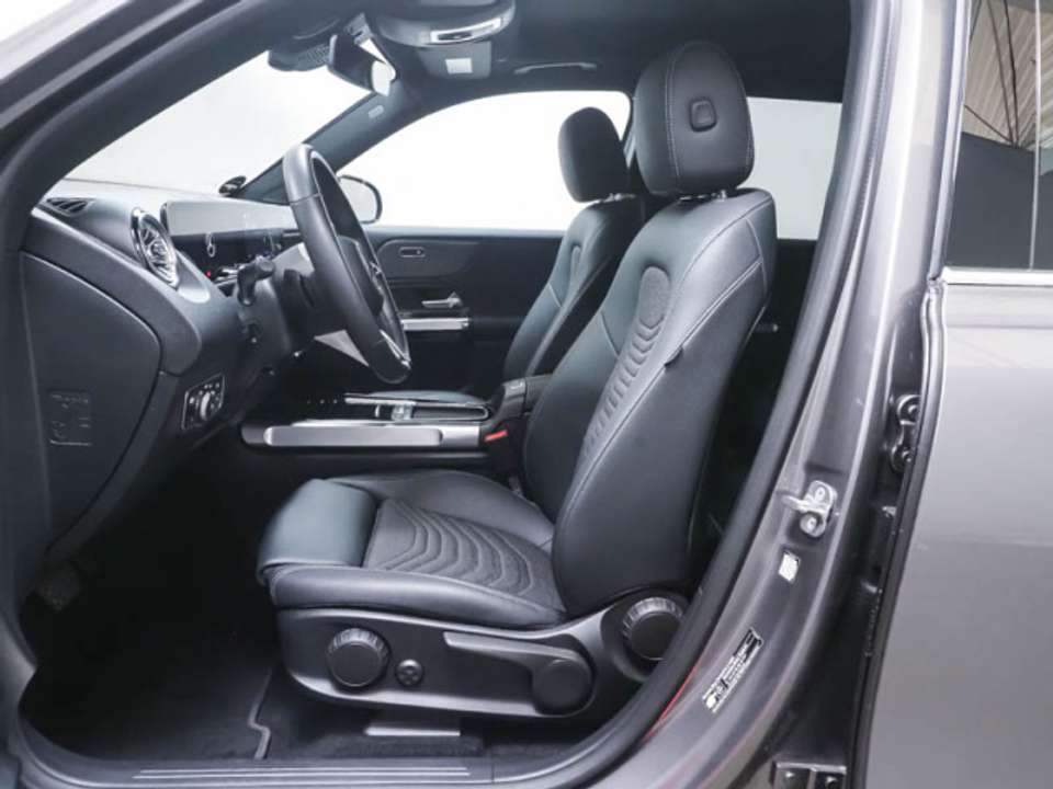 Mercedes-Benz EQB 300 - Imagem 7