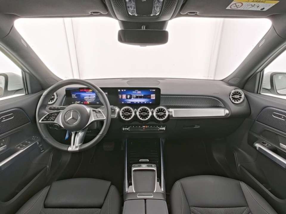 Mercedes-Benz EQB 300 - Imagem 7