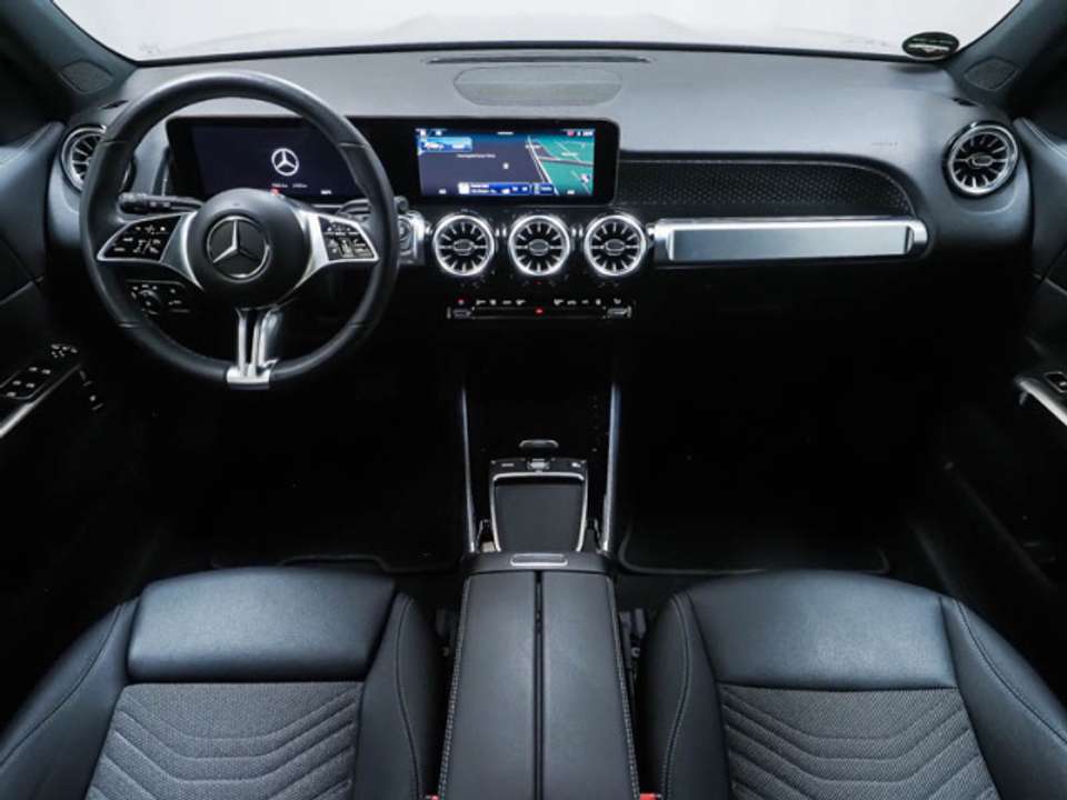 Mercedes-Benz EQB 300 - Imagem 10