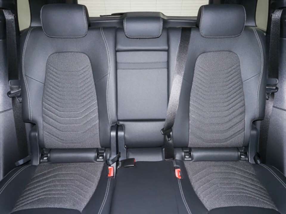 Mercedes-Benz EQB 300 - Imagem 11
