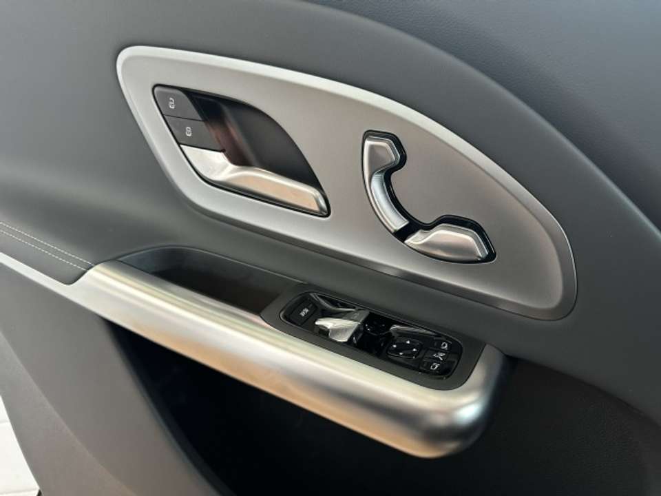 Mercedes-Benz GLB 250 - Imagem 13