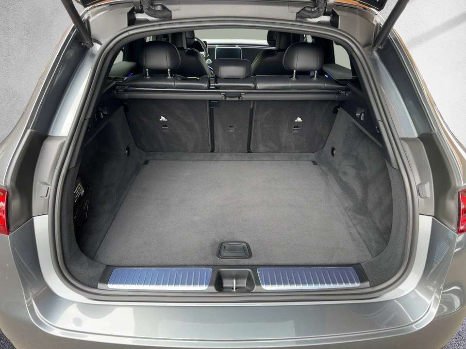 Mercedes-Benz EQE SUV - Imagem 7